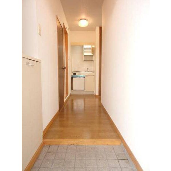 エイティーンハイツ 玄関