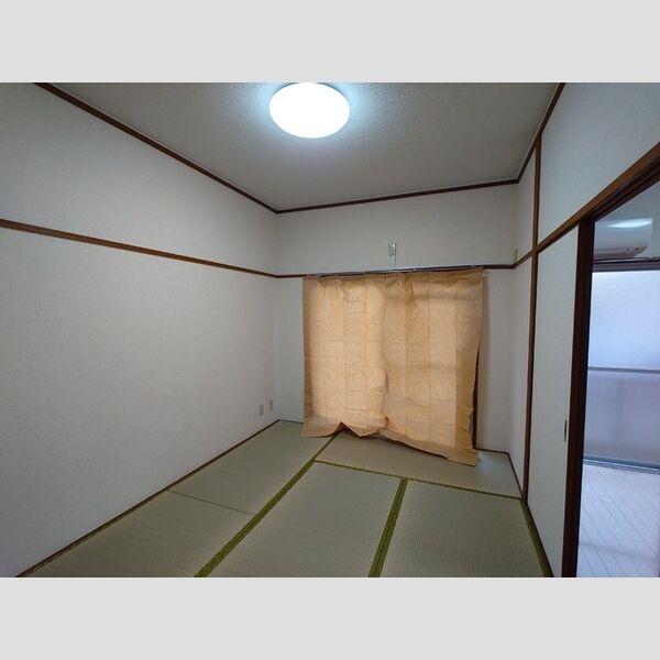 サンライズN103号室 和室6帖(別角度)