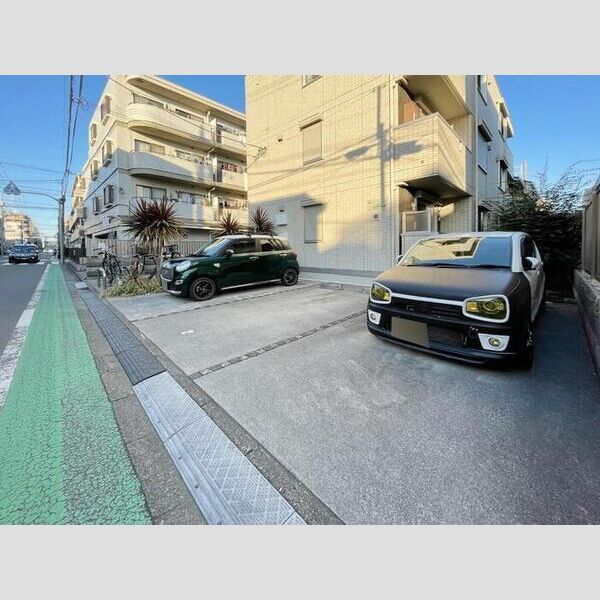 ユイマール　A101号室 駐車場