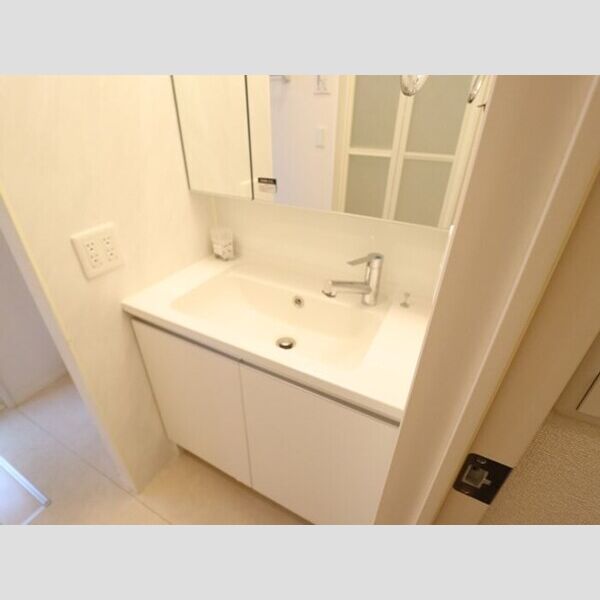 WEST COURT 楓 洗髪洗面化粧台