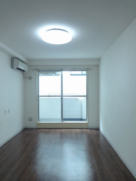 グローリア初穂高田馬場 リビング