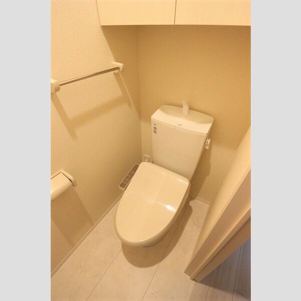 ジラソーレ303号室 温水洗浄暖房便座