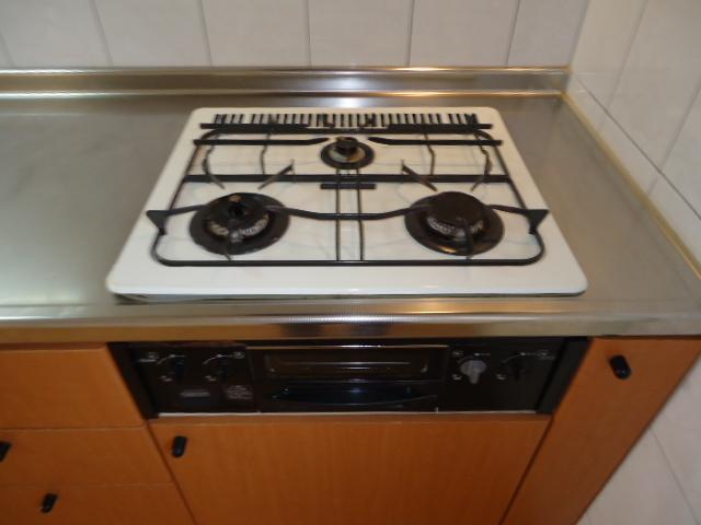 メゾンコリーヌ ガスコンロ３口付き