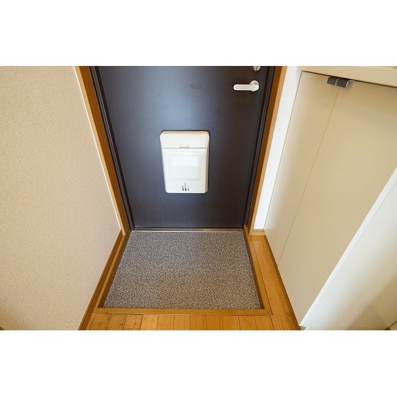 カディカワセⅢ0201号室 玄関