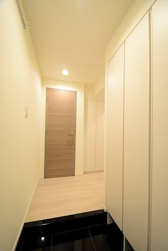 ステージグランデ台東根岸アジールコート6階 玄関