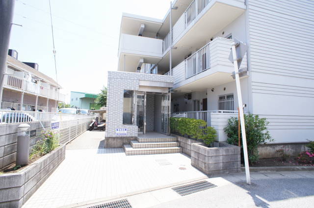 ファミーユ浜野 エントランス