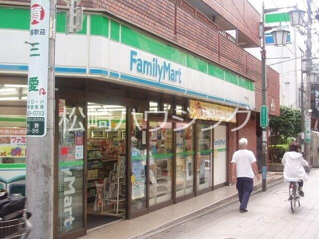 ビラ・ワンデルング ファミリーマート中野駅北店