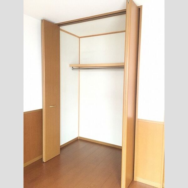 モナリエ中浦和102号室 クローゼット