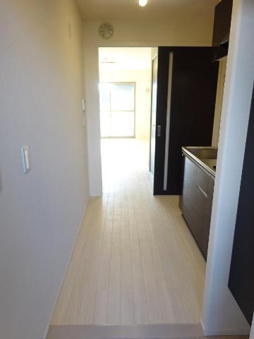 ユニヴァリィ　ルークス302号室 玄関