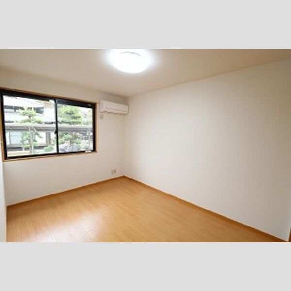 ベイコート103号室 洋室