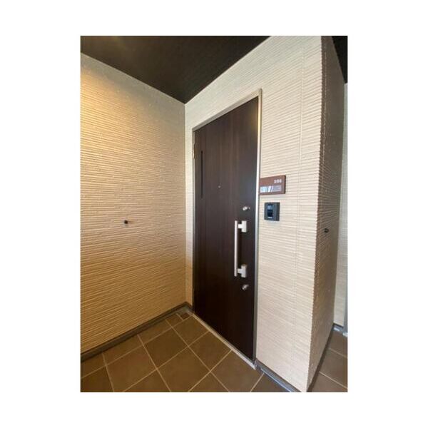 M.E　maison203号室 玄関