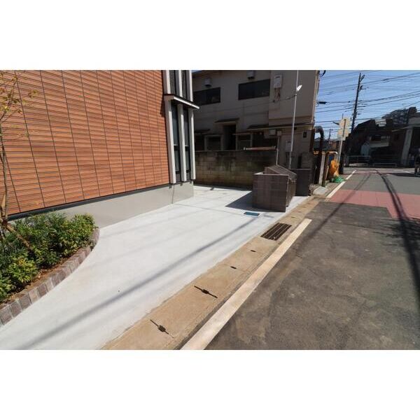 フォレストメゾン西船橋WEST109号室 駐車場