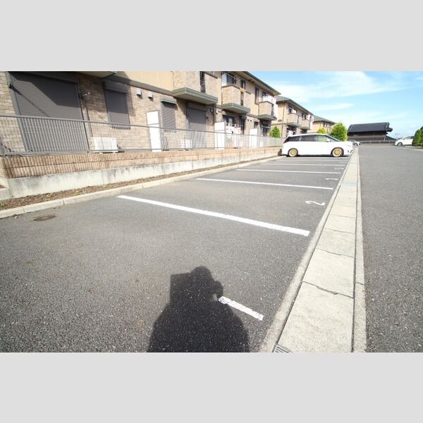 ロイヤル パークス 駐車場