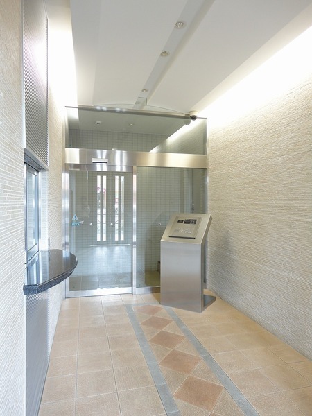 サンテミリオン千歳烏山212号室 エントランス