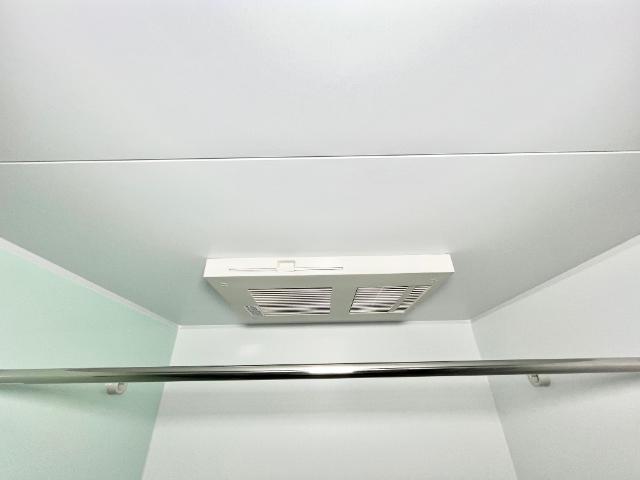 ＲＵＢＥＬＵＳＯ（ルベルソ）203号室 浴室乾燥機