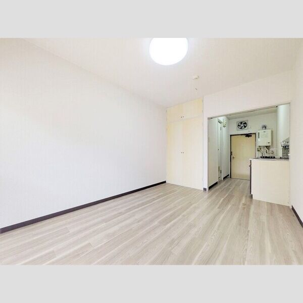 ジュネス昭島108号室 洋室6帖(別角度)