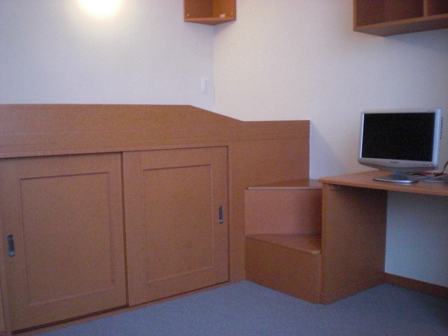 レオパレス仙元山 寝室