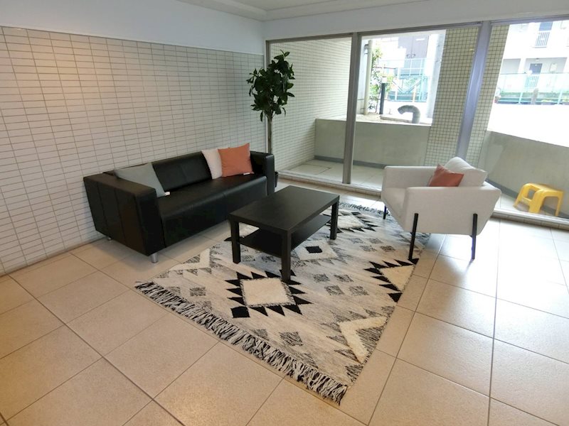 レジディア中落合B棟3階 エントランス