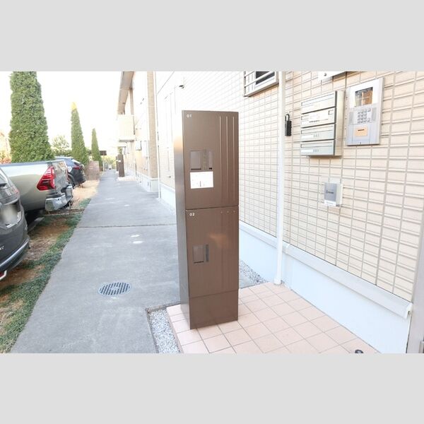 ラフレ仲道　D 宅配ボックス