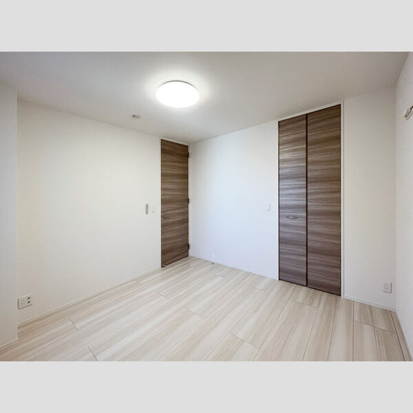 セレナ203号室 洋室6.18帖④