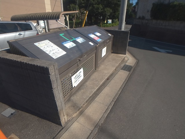 レオパレスみどりⅡ206号室 ゴミ集積所