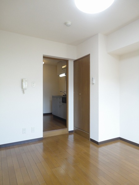 ルーブル新宿西落合Ⅱ リビング