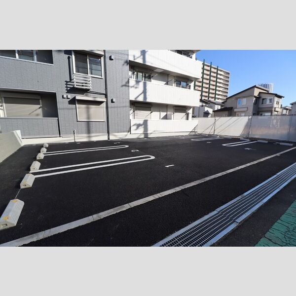 グランテージ海神N 駐車場