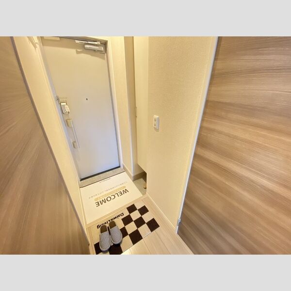 オリヴィア山手106号室 玄関