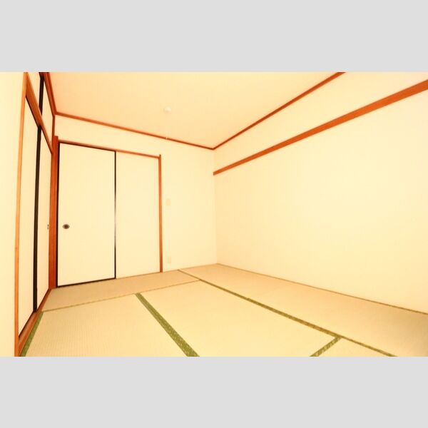 ハイネス大嶋102号室 和室6帖