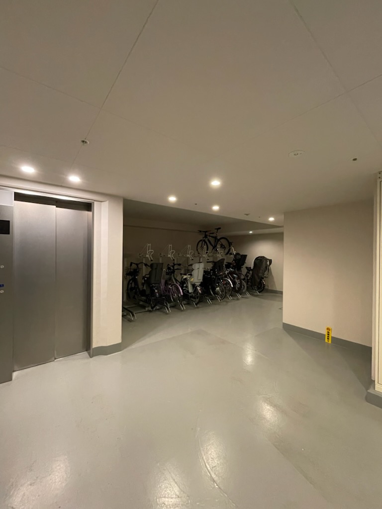 プレシス横濱紅葉坂7階 駐輪場