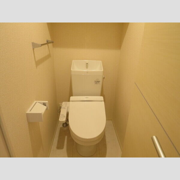 アネシス103号室 トイレ　温水洗浄便座