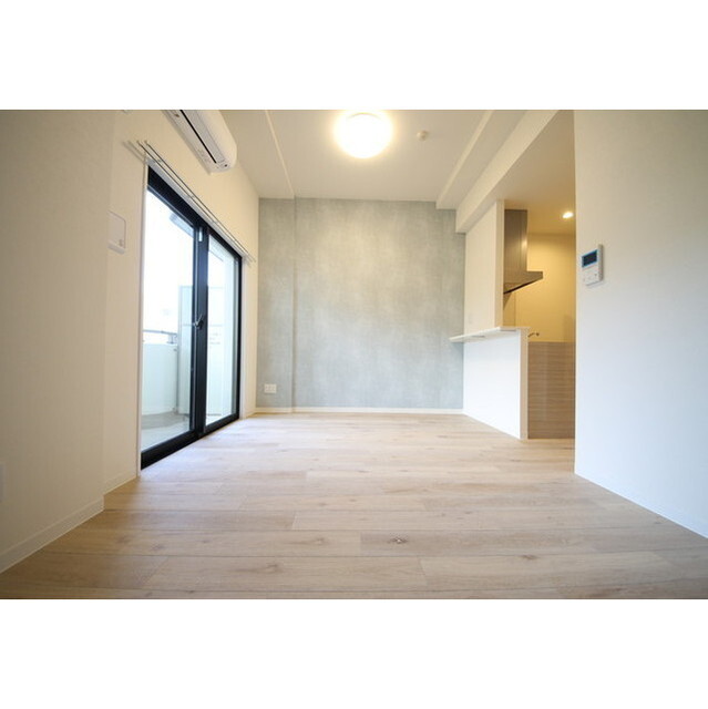 CRESCENT COURT 内観