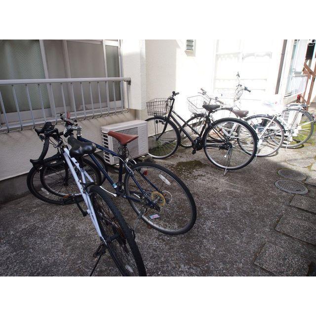 グリーンハイツBC棟C-103号室 自転車駐輪スペース
