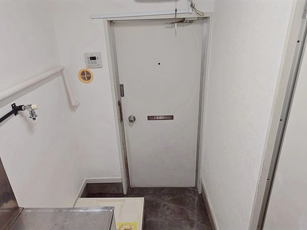 パークハイツ中島Ⅰ106号室 玄関