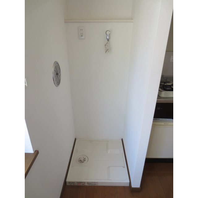 ラ・カーサ・ピッコラ 室内洗濯機置場