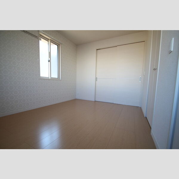 ボンメゾン205号室 アクセントクロスがお洒落な洋室!