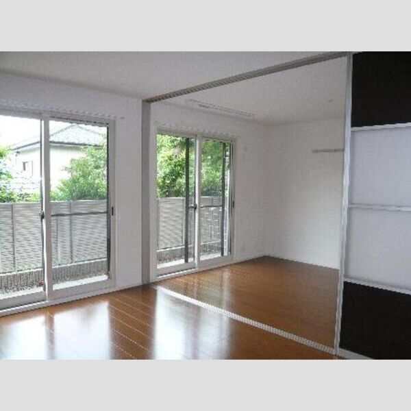 ゲートパレス101号室 居室全景