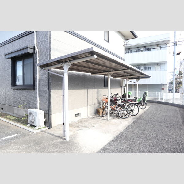 オイコス　参番館102号室 駐輪場