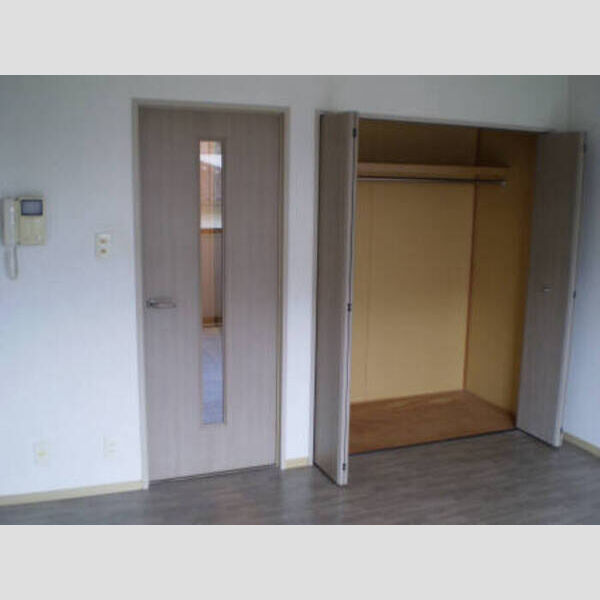 カサグランデ 洋室(収納)