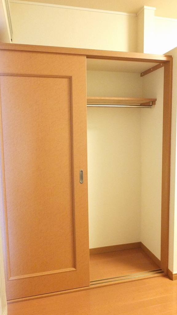 レオパレスＹＯＳＨＩＯＫＡ106号室 クローゼット