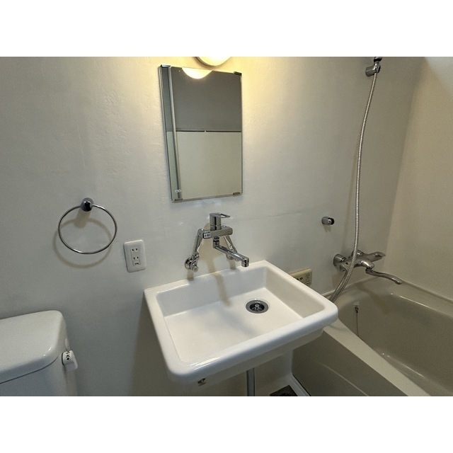 バイカーズアパートメントA-4号室 内観