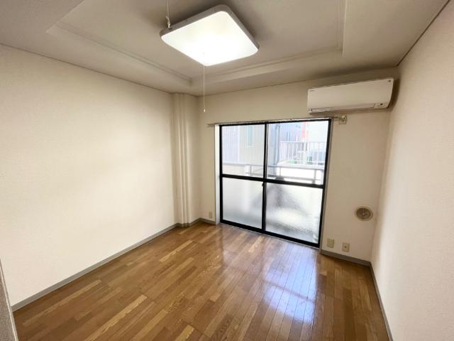 ハッピーヴィレッジ 洋室