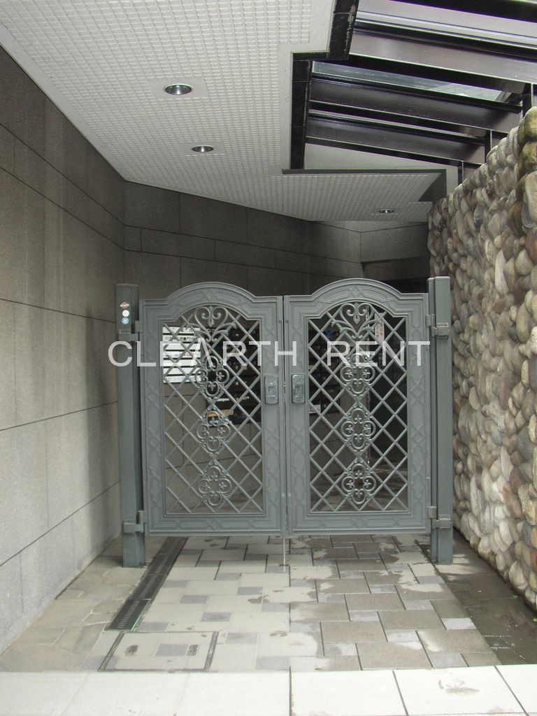 リーセントパレス宮崎6階 お洒落なエントランス