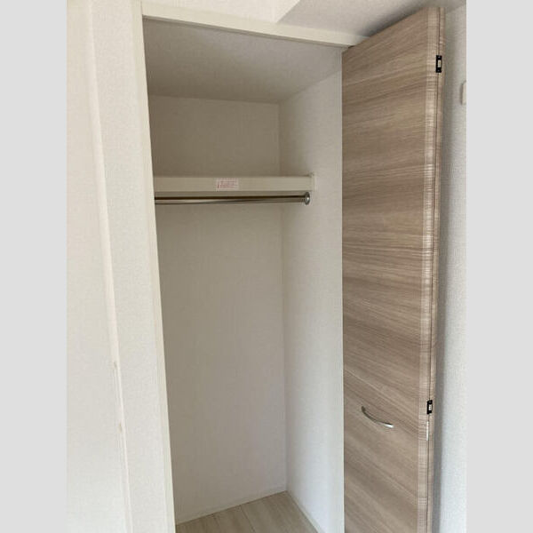 エクセリア蓮根101号室 収納(洋室)