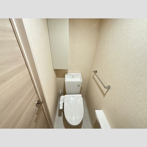 ポール・ヴェール103号室 温水洗浄便座付きトイレ