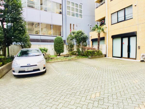 東建ニューハイツ市ヶ谷 駐車場