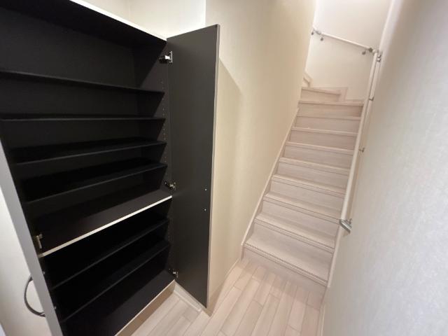 ウィズダム　コート203号室 下駄箱