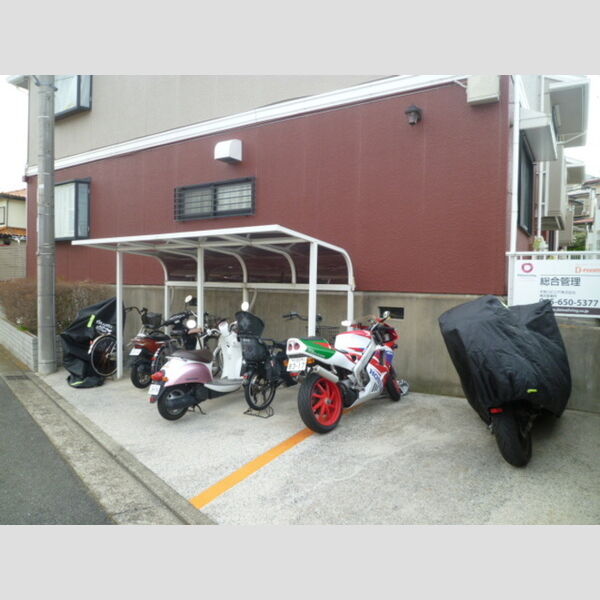 サンクレストB 駐輪場