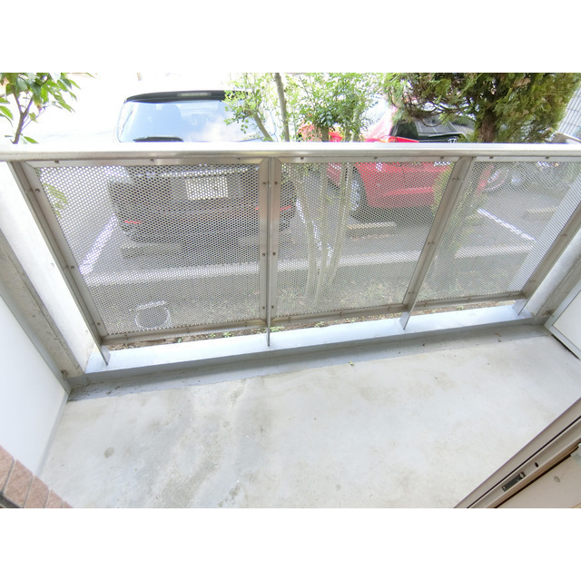 ソレイユ藤が丘102号室 日当りの良いバルコニー