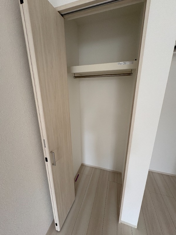 エトワールヴァリ　プレリュード1階 ※105号室は反転